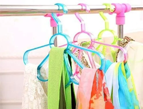 Flower Scarf Belt Hanger Multi-Function Plastic Scarf Hanger 5 Holes Hanging Towel Scarf Tie Necklace Jewelry Saving Space Hangers 1 PC