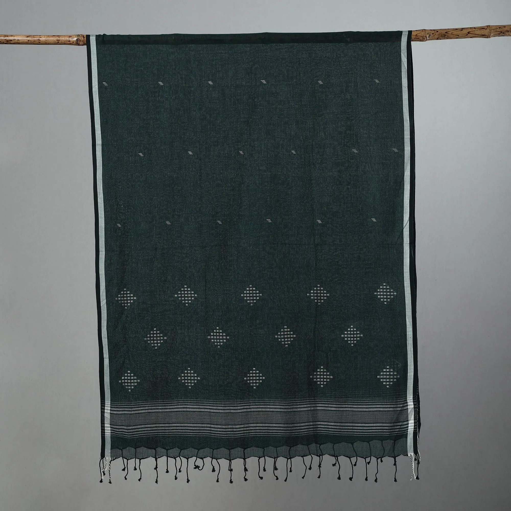 Green - Pure Cotton Phulia Jamdani Handloom Stole with Tassels 02